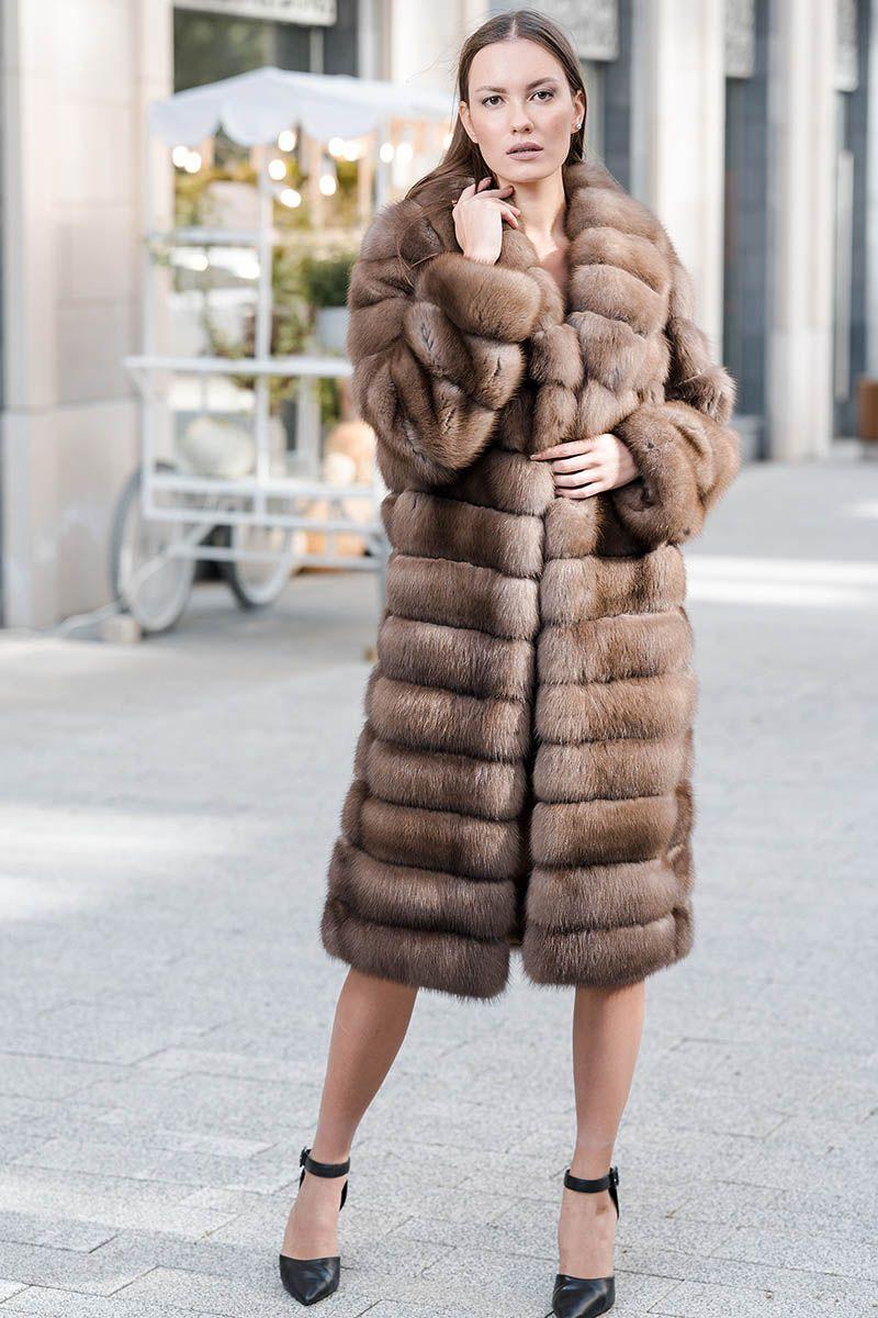 Шуба из куницы с английским воротником фото