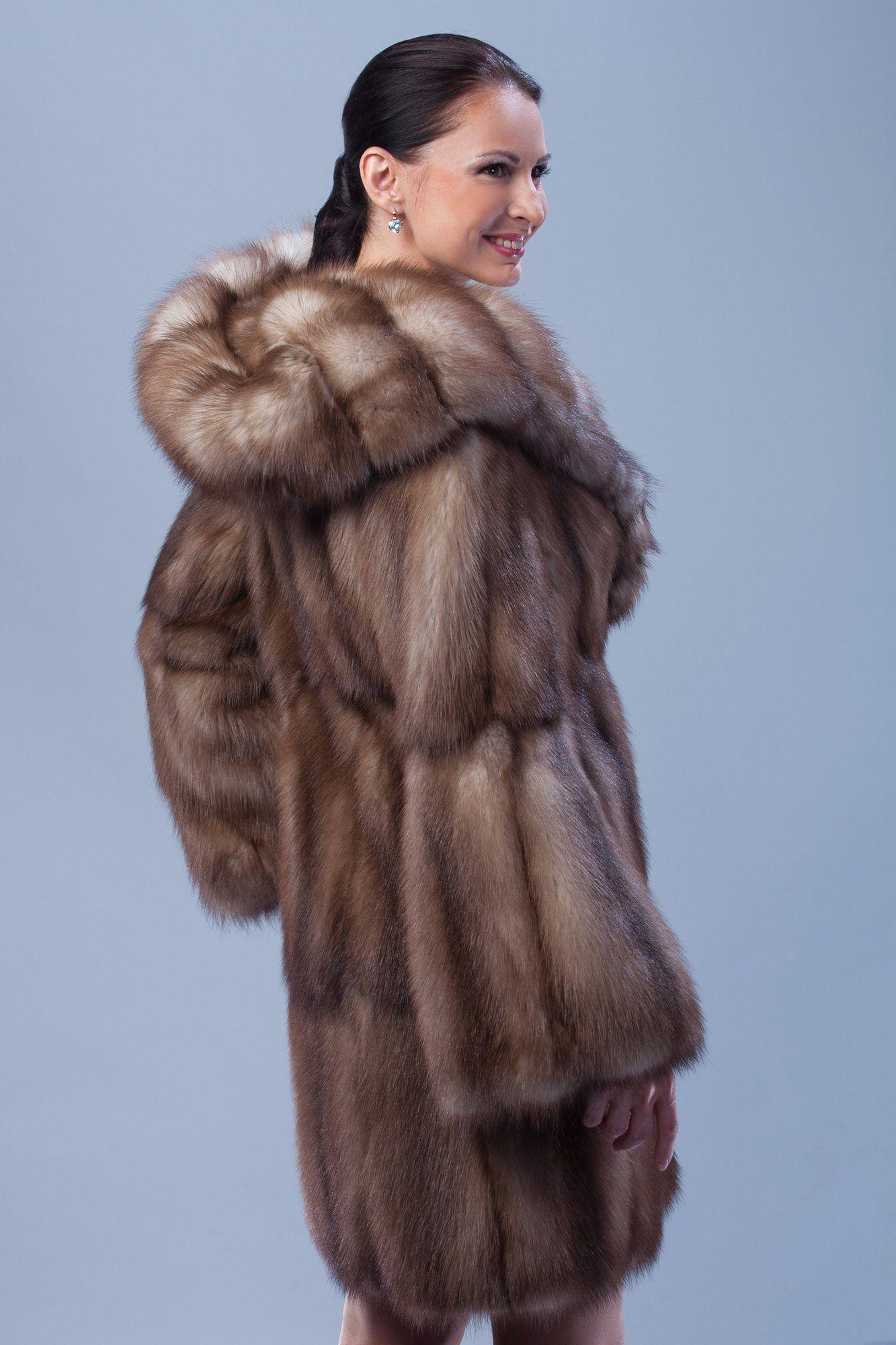 Шуба из куницы с капюшоном фото