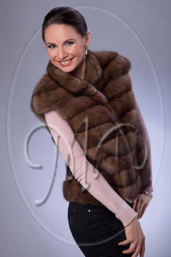 Жилет из баргузинского соболя с воротником стойка фото