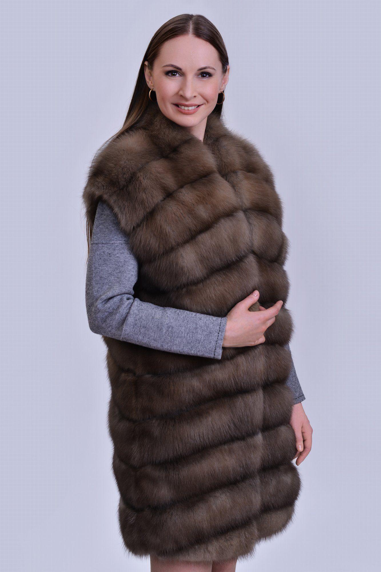 Жилет женский  из меха куницы фото