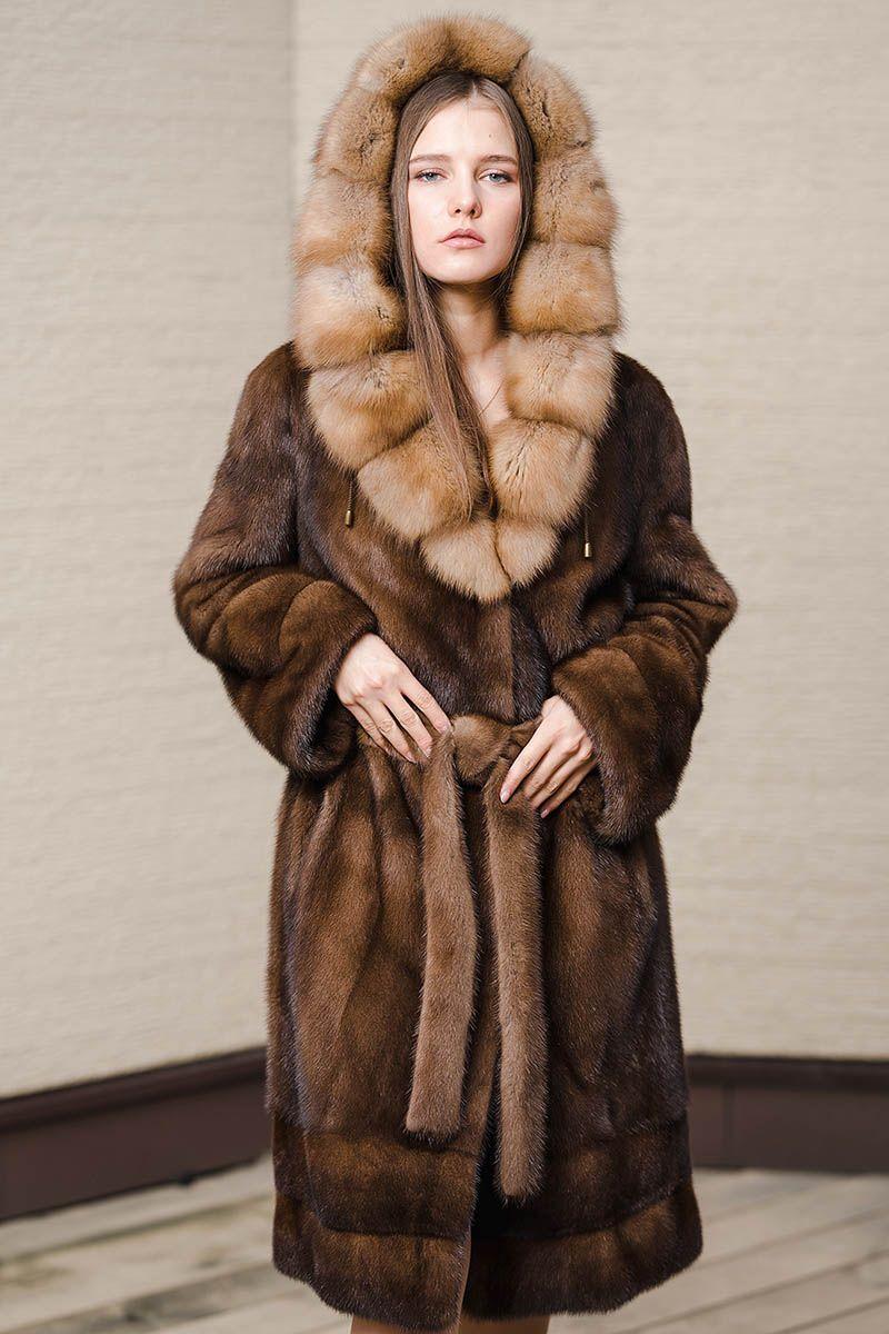 Норковая шуба с капюшоном из куницы фото