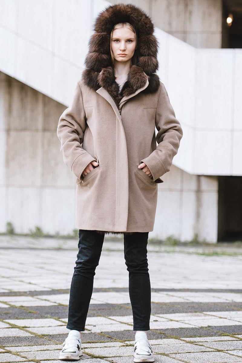 Парка кашемировая с песцом фото