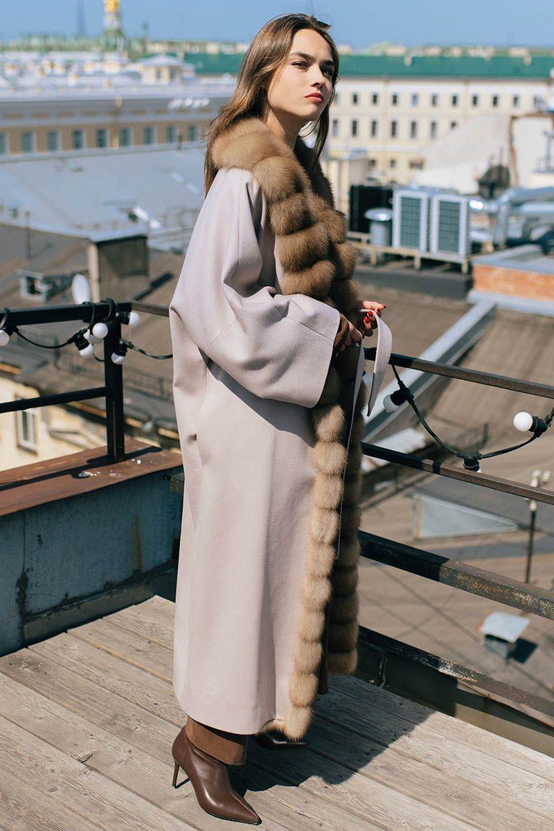 Кашемировое пальто с мехом куницы фото