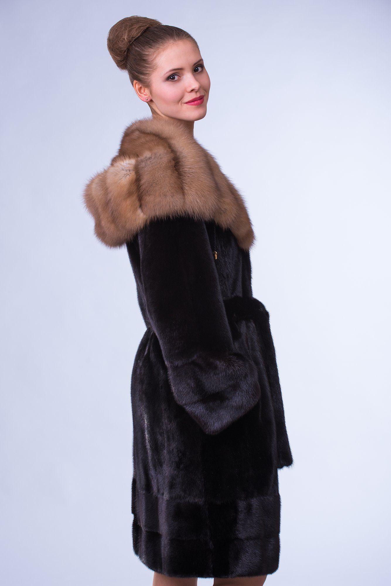 Норковая шуба с капюшоном из куницы фото