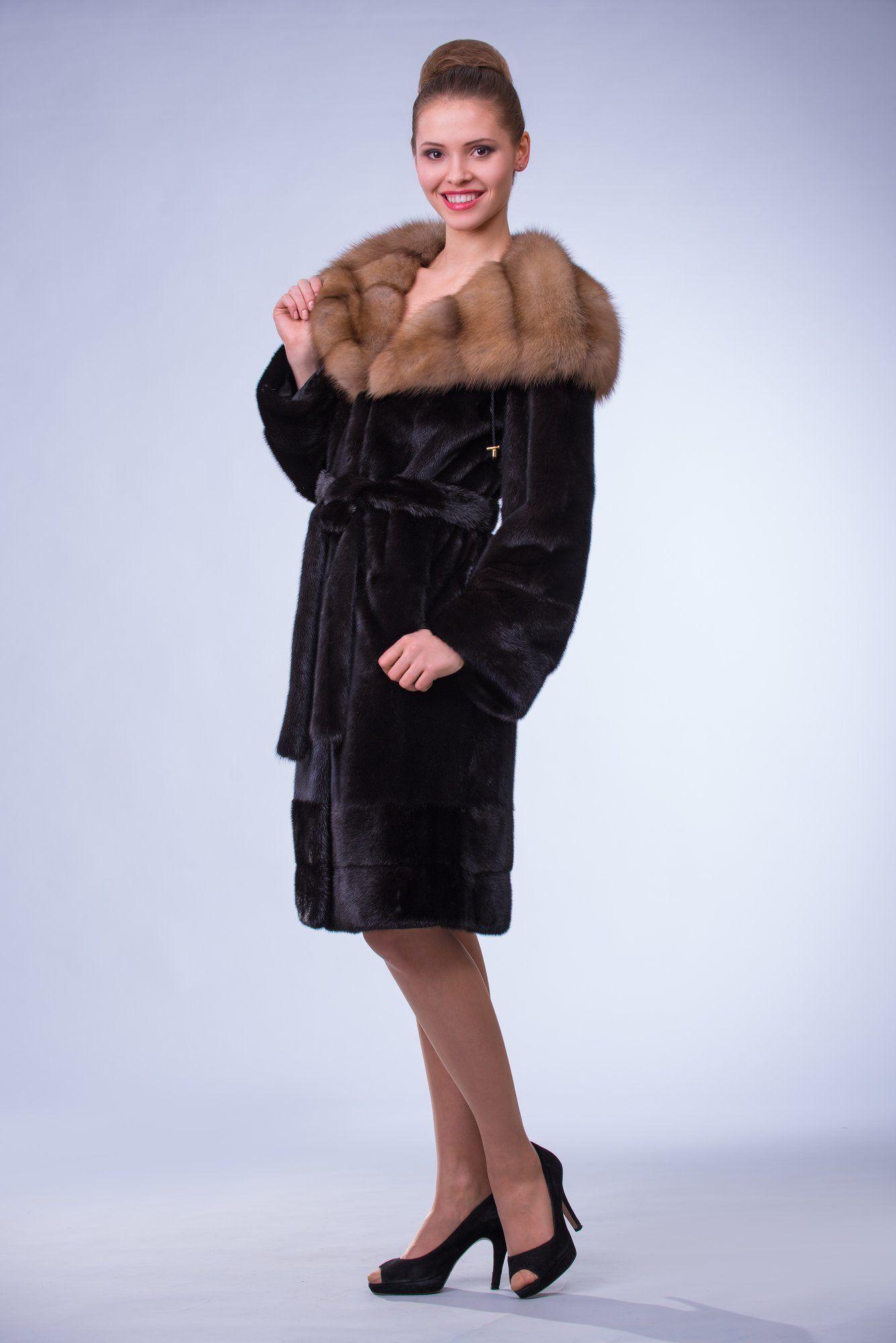 Норковая шуба с капюшоном из куницы фото