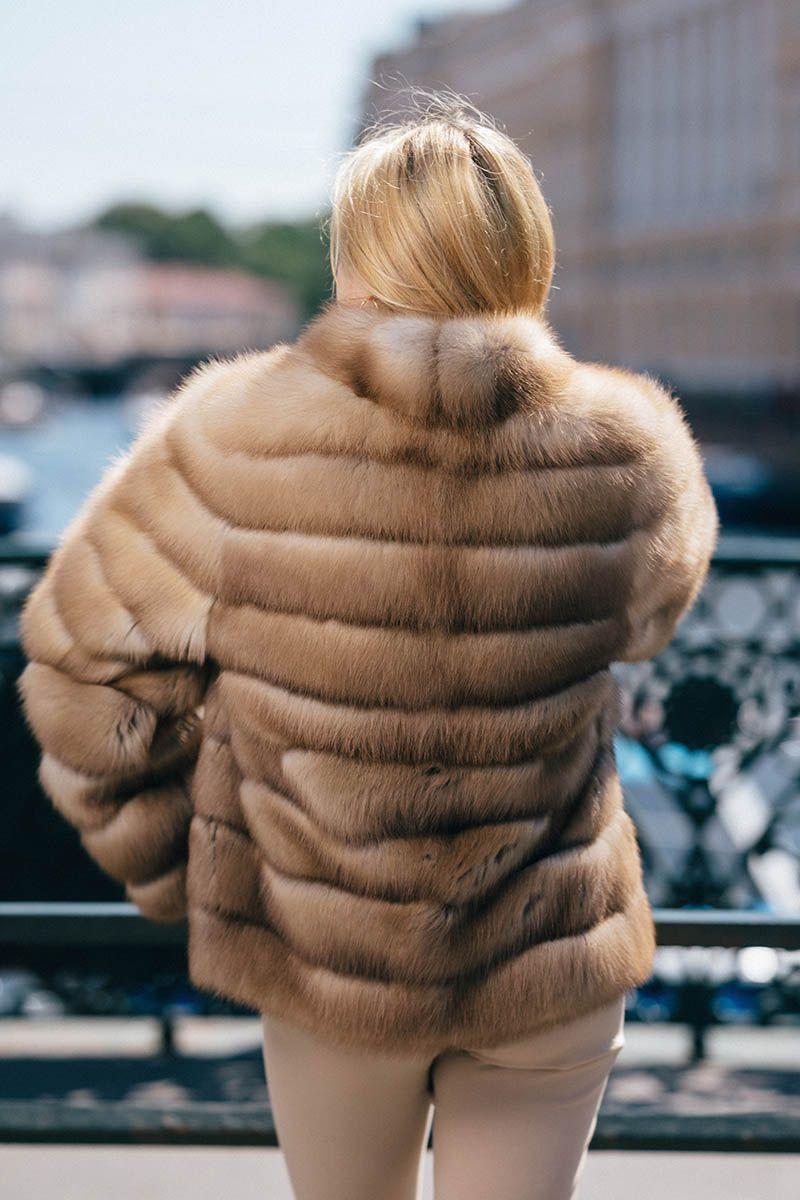 Шуба из куницы с воротником стойка фото