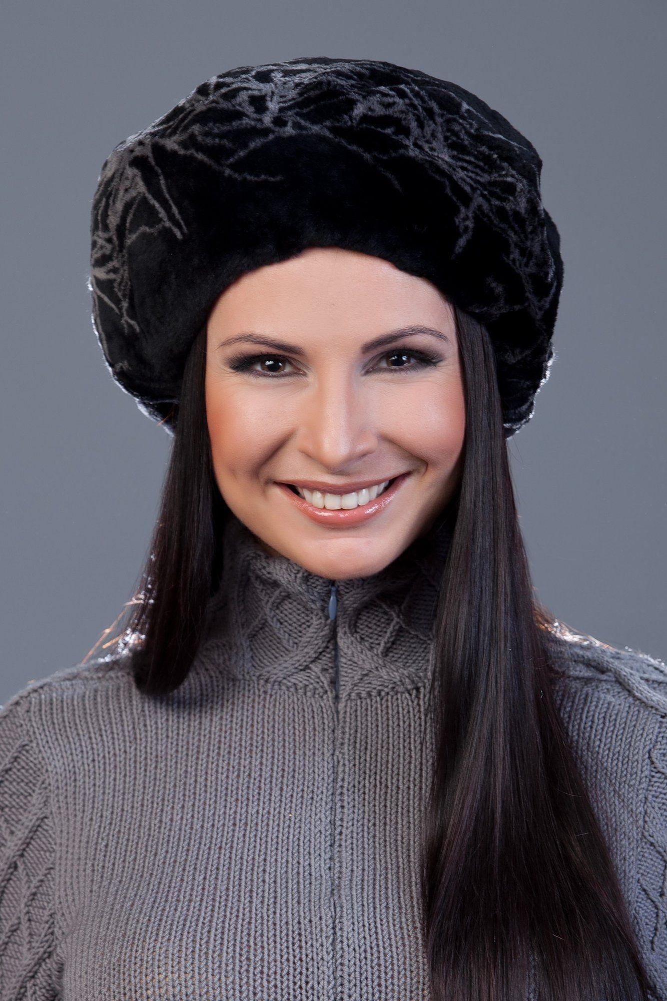 Шапка из меха кролика фото