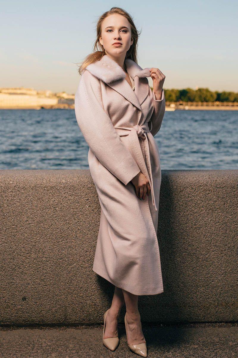 Пальто с воротником из меха норки фото