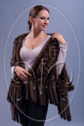 Вязаная накидка из норки. фото
