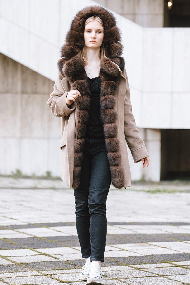 Парка кашемировая с песцом фото