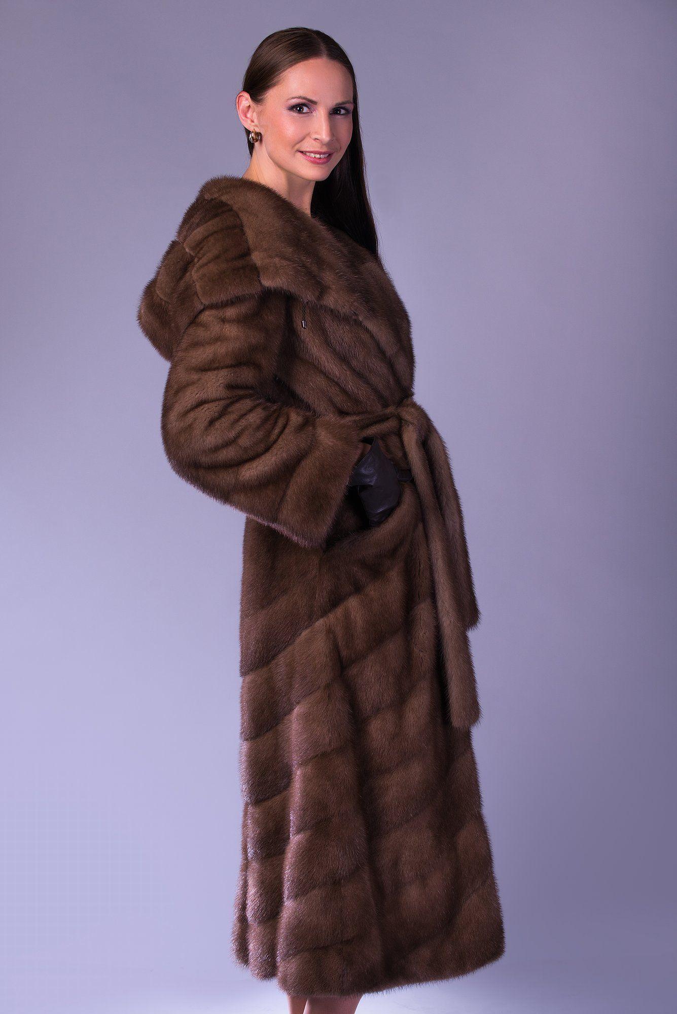 Шуба из норки  с капюшоном фото