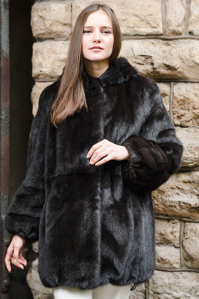 Норковая куртка с капюшоном фото