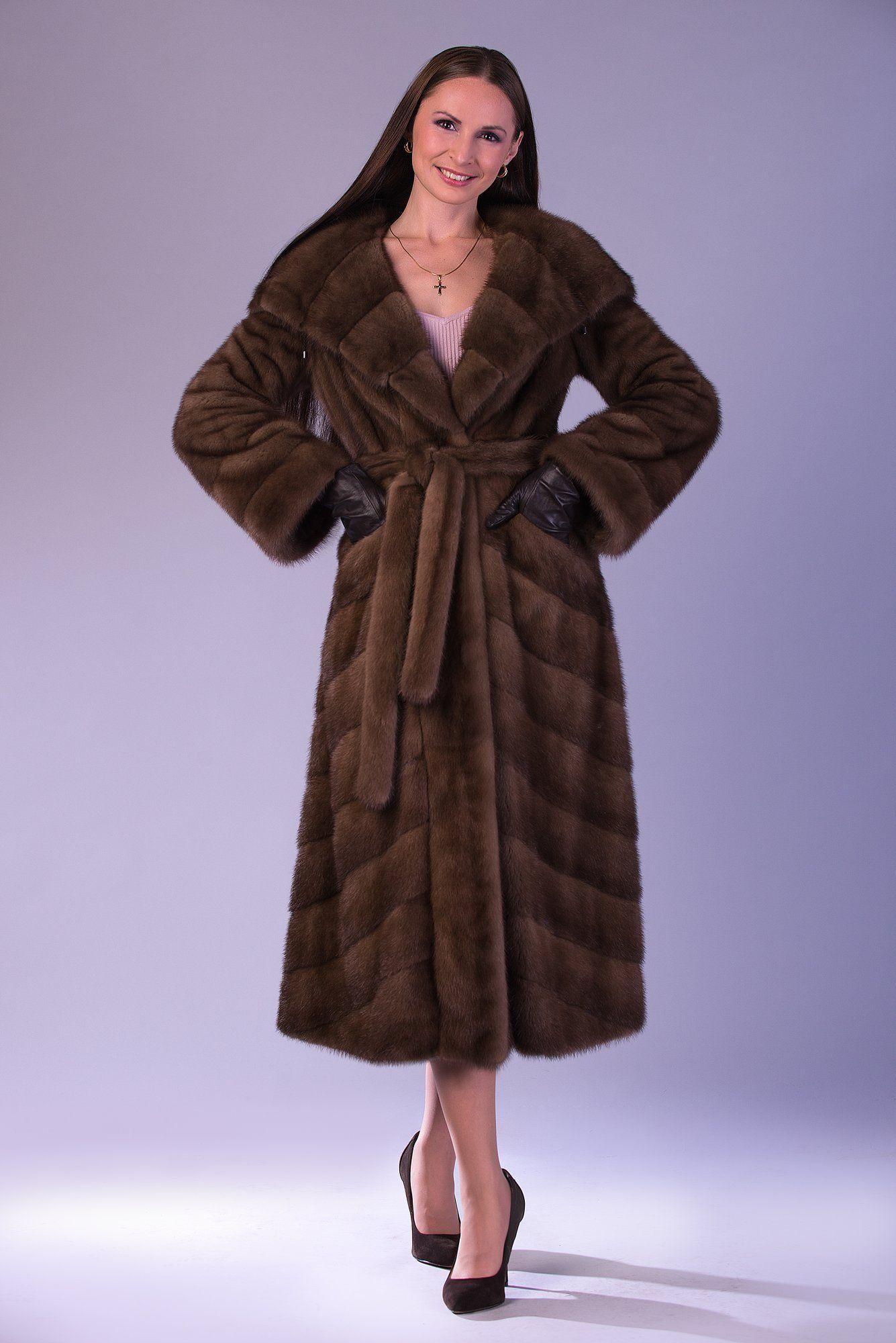 Шуба из норки  с капюшоном фото