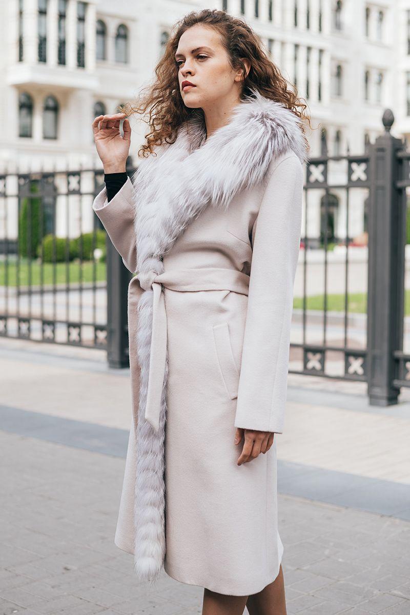 Пальто из кашемира с отделкой из лисы фото