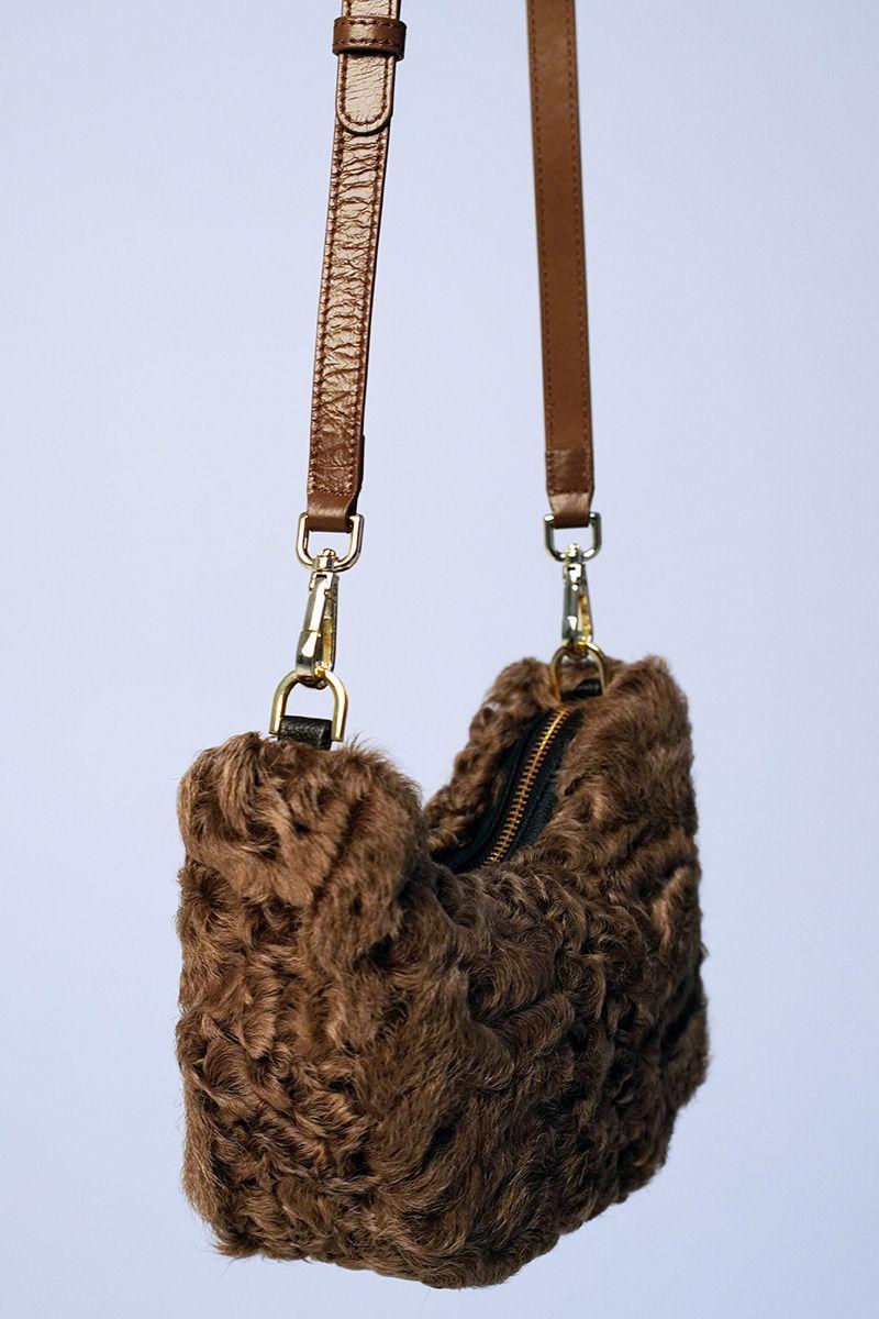 Сумка из меха каракуля фото