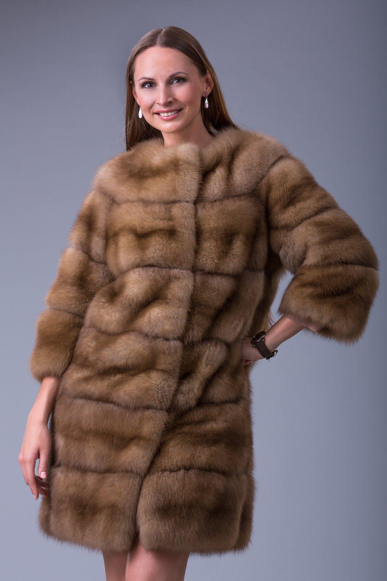 Пальто из меха куницы фото