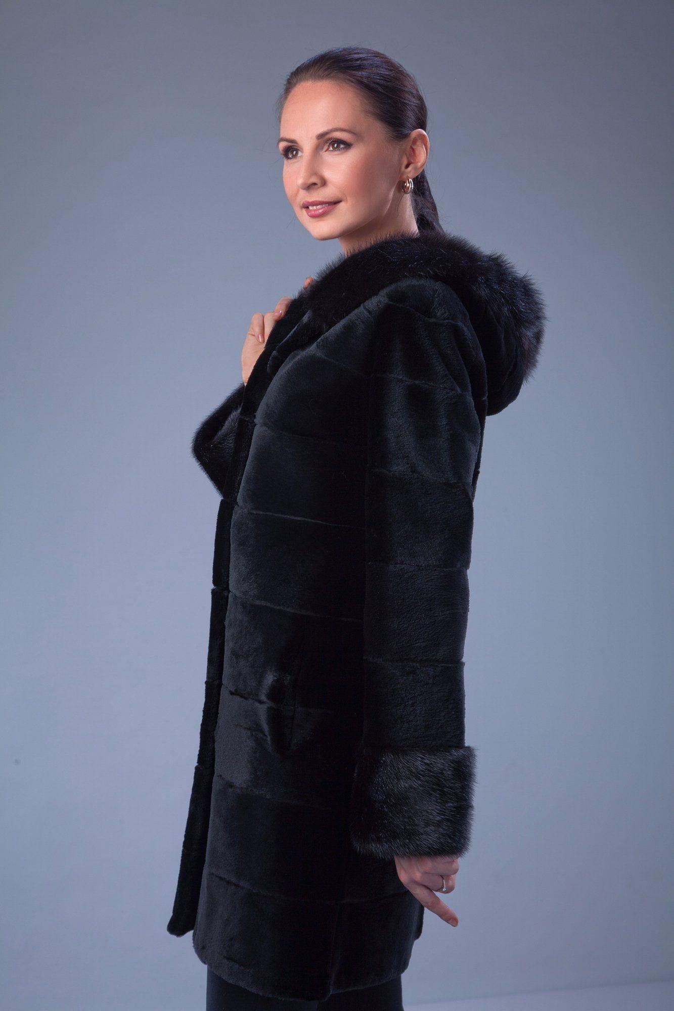 Бобровая шуба с капюшоном фото