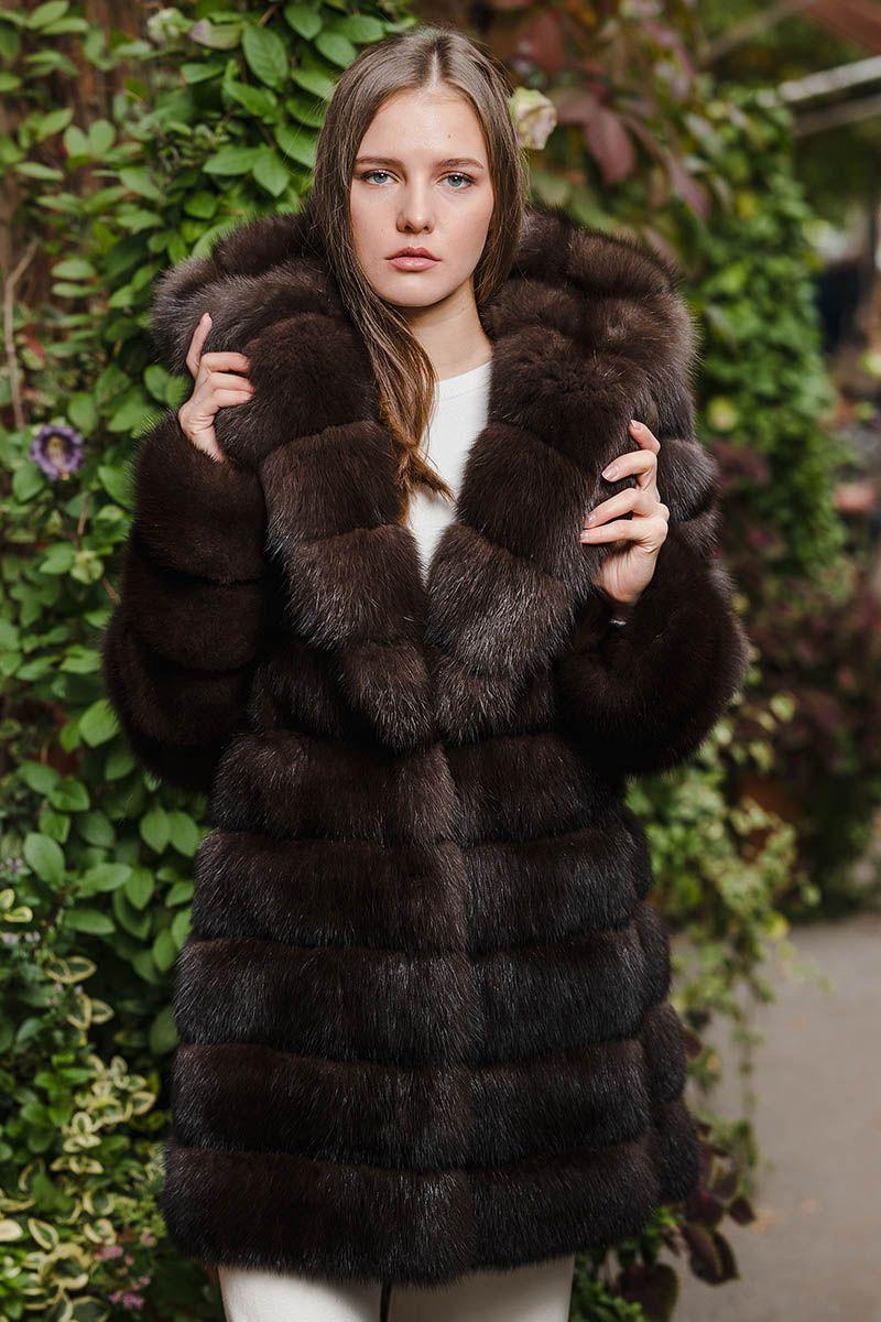 Шуба из куницы с капюшоном фото