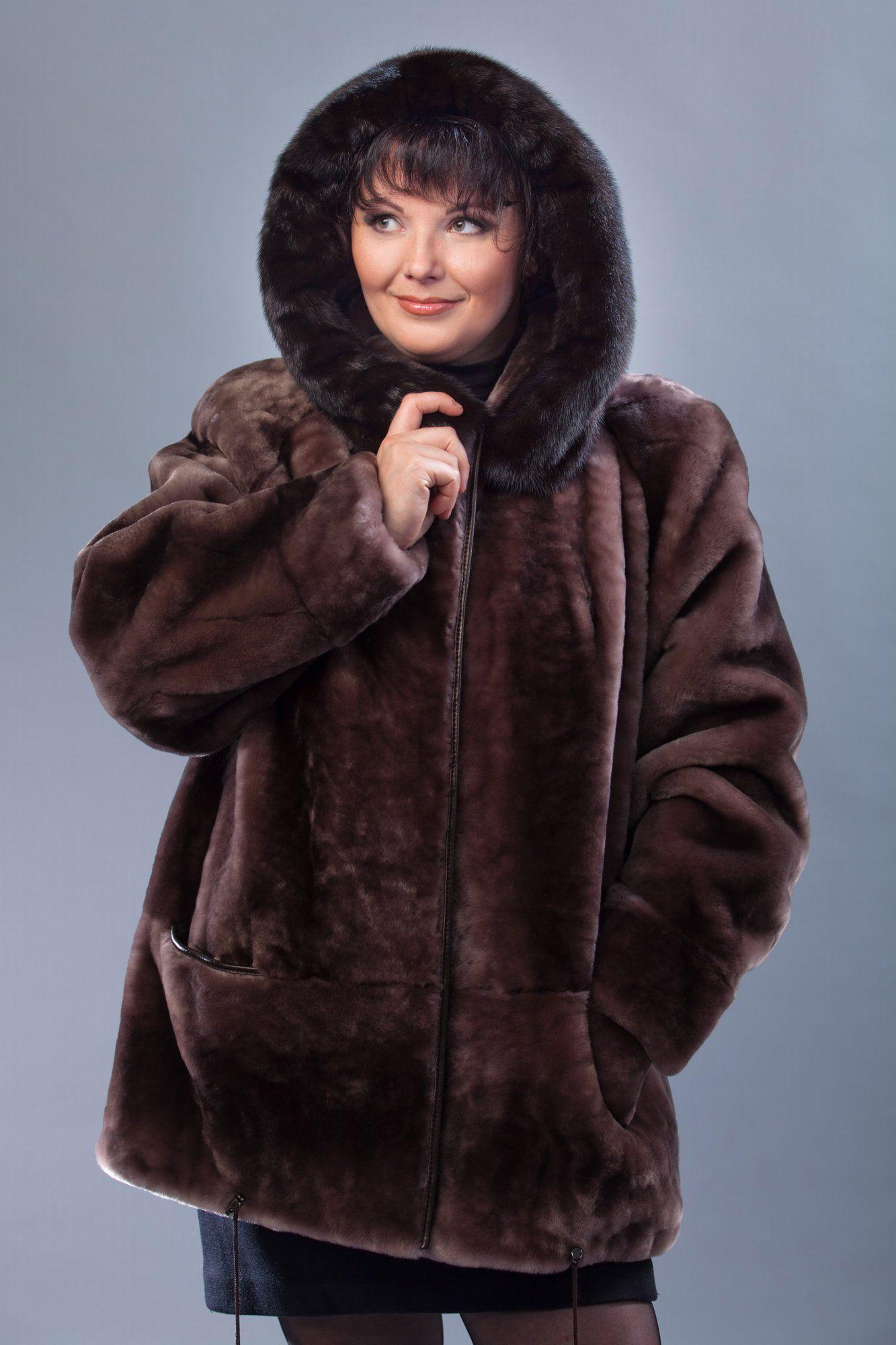 Пальто из овчины с капюшоном из норки фото