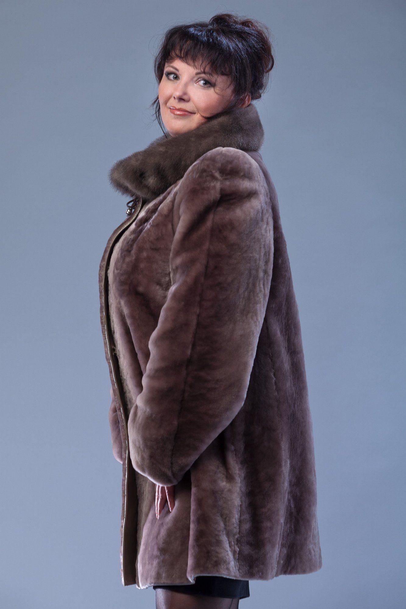 Пальто из овчины с воротником из норки фото