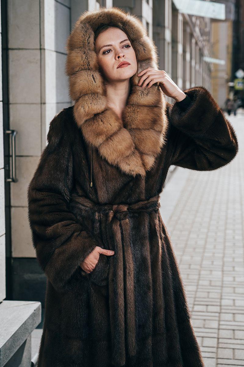 Норковая шуба с капюшоном из куницы фото