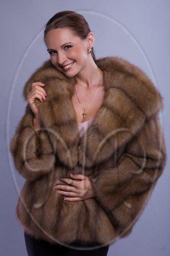 Шуба из куницы с капюшоном фото