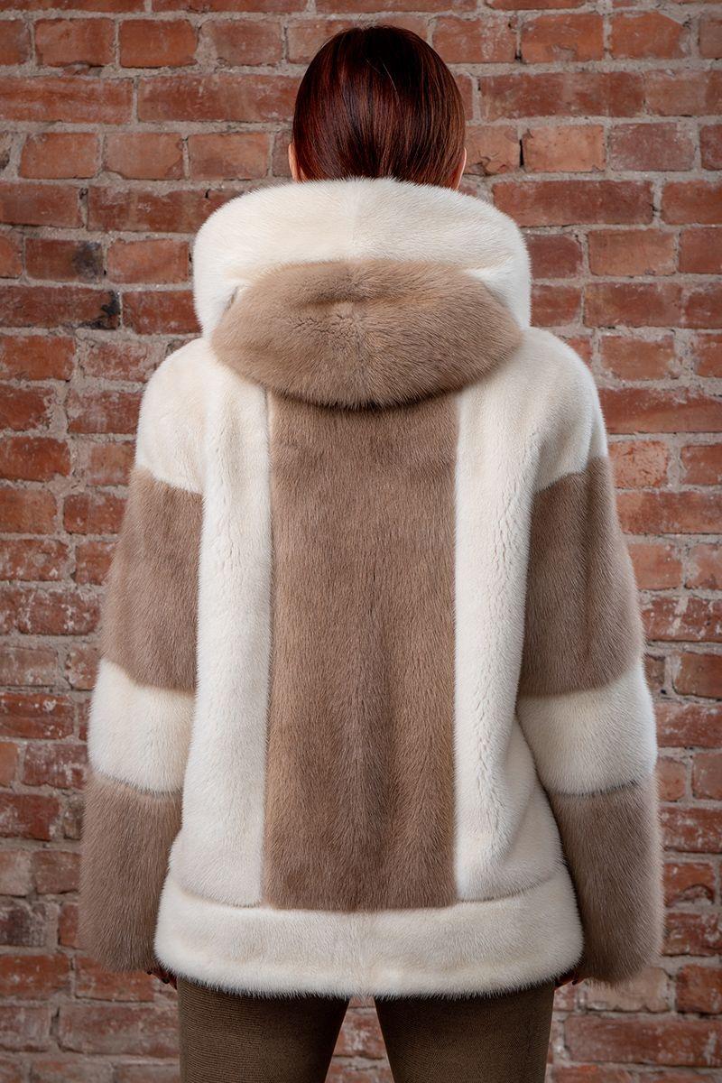 Норковая куртка с капюшоном фото