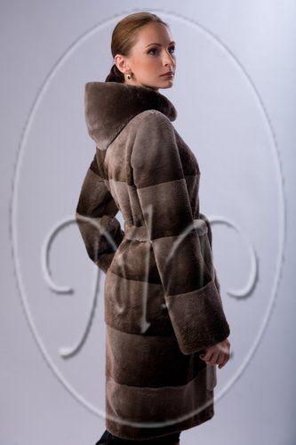 Бобровая шуба с капюшоном фото