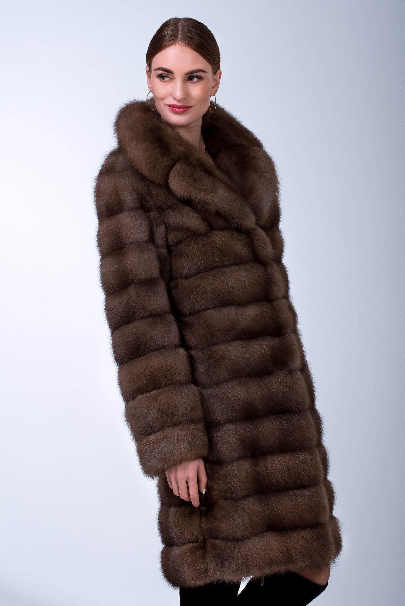 Пальто женское из куницы с анг.воротником фото