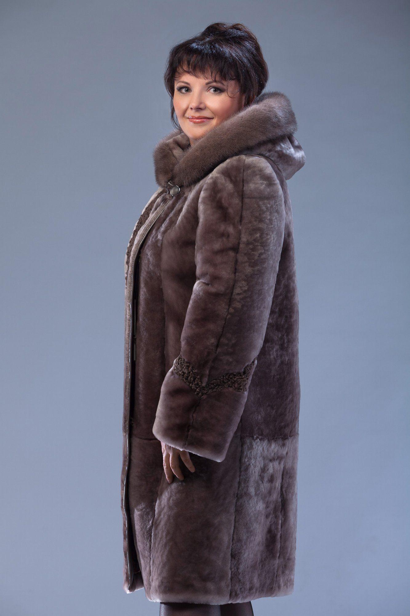 Пальто из овчины с капюшоном из норки фото