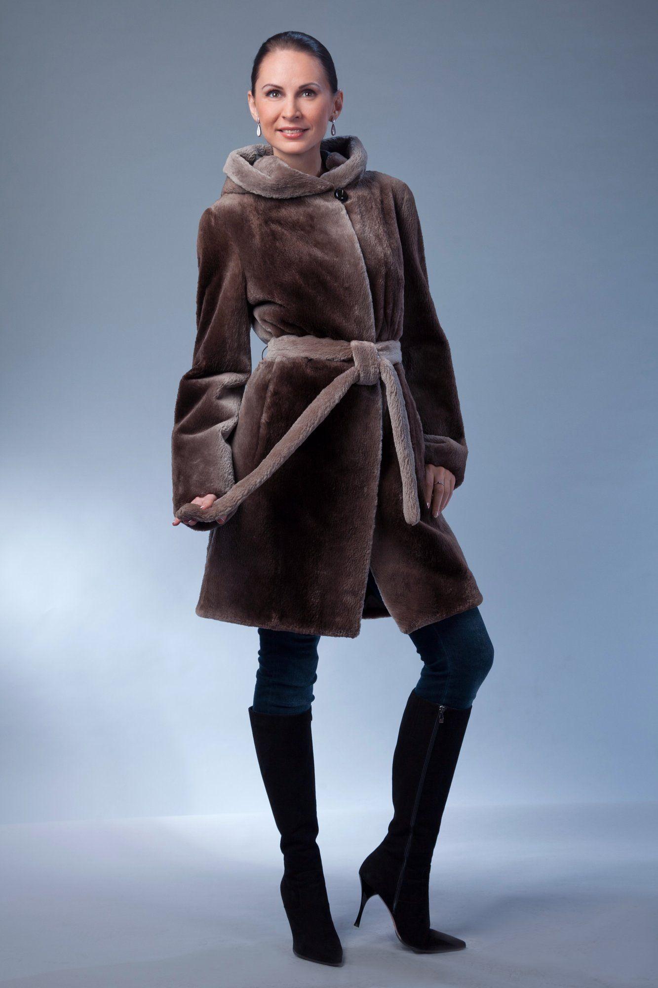 Шуба из бобра с капюшоном фото