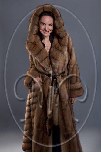 Шуба из баргузинского соболя с капюшоном фото