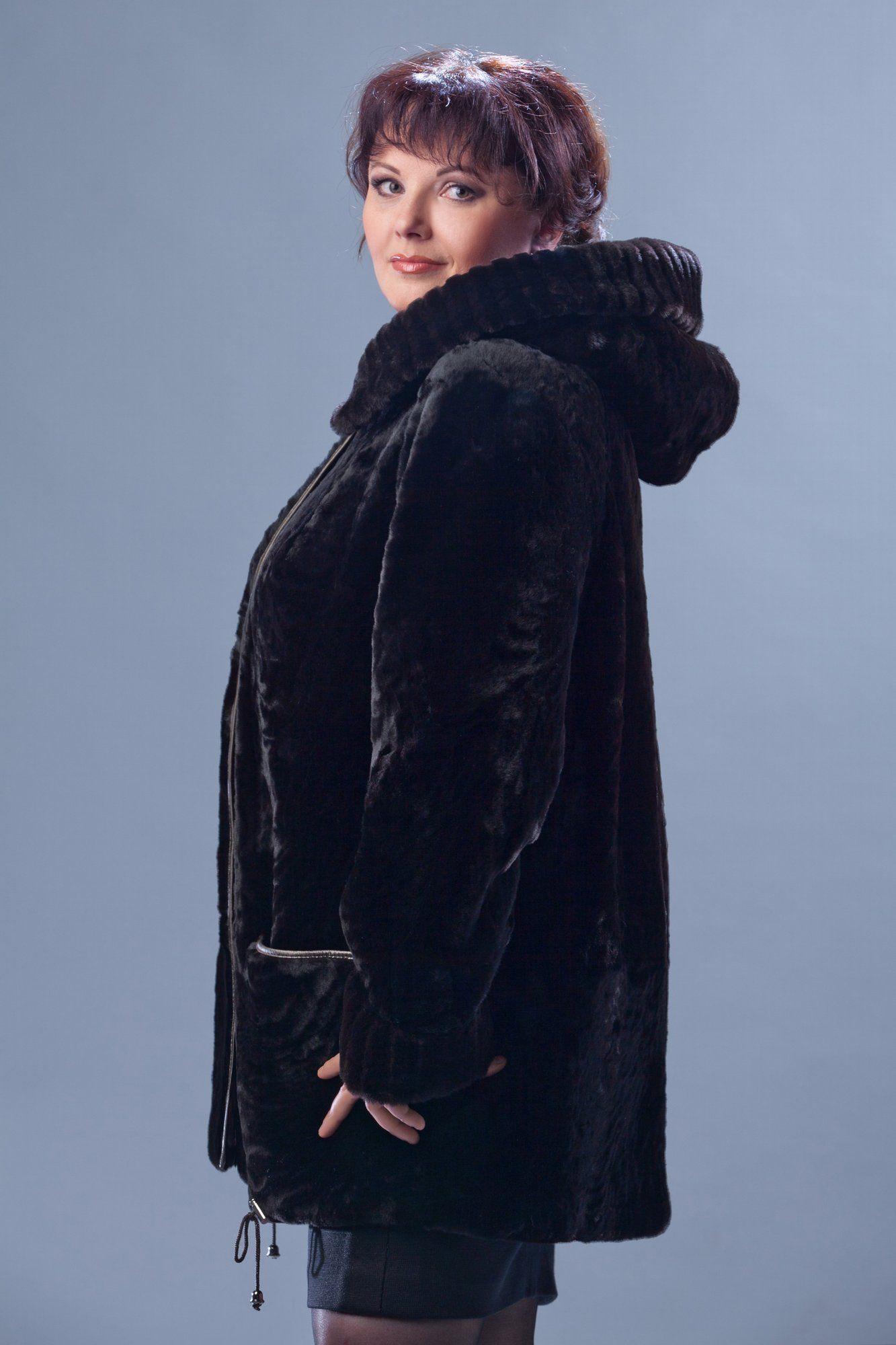 Шуба из овчины с капюшоном фото