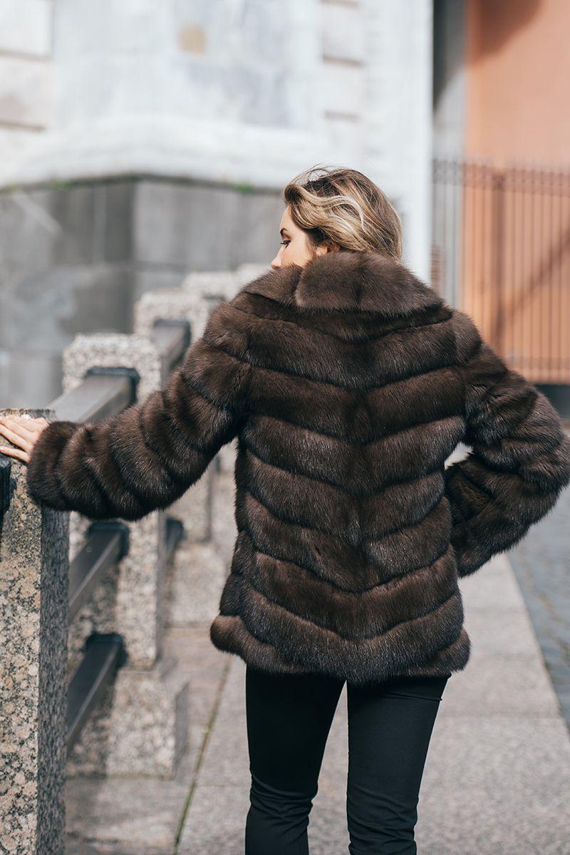Куртка из куницы с английским воротником фото