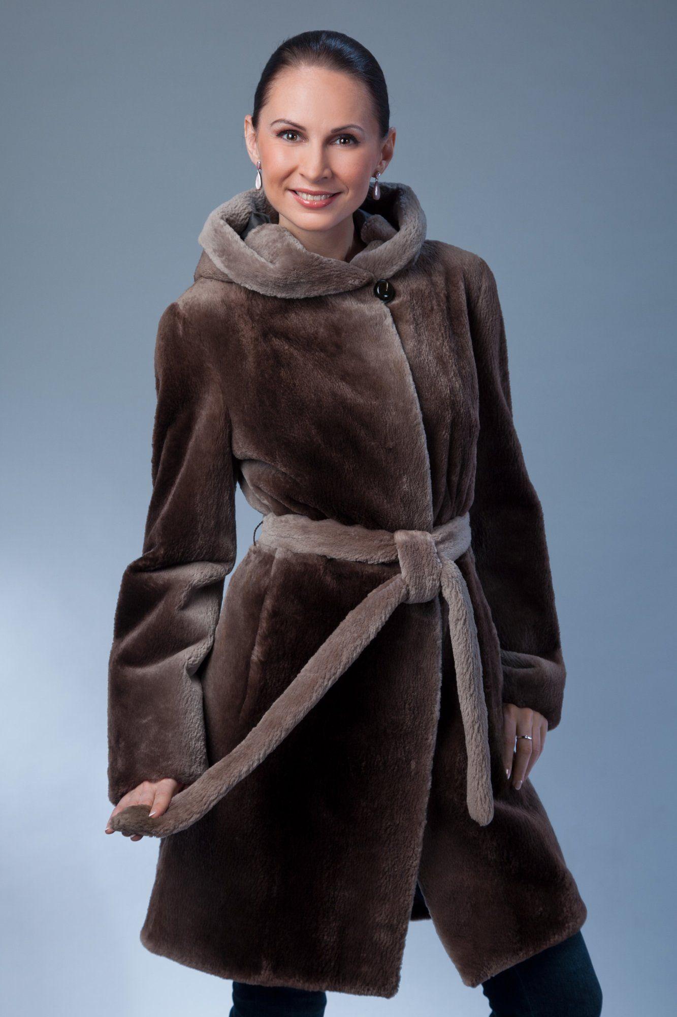 Шуба из бобра с капюшоном фото