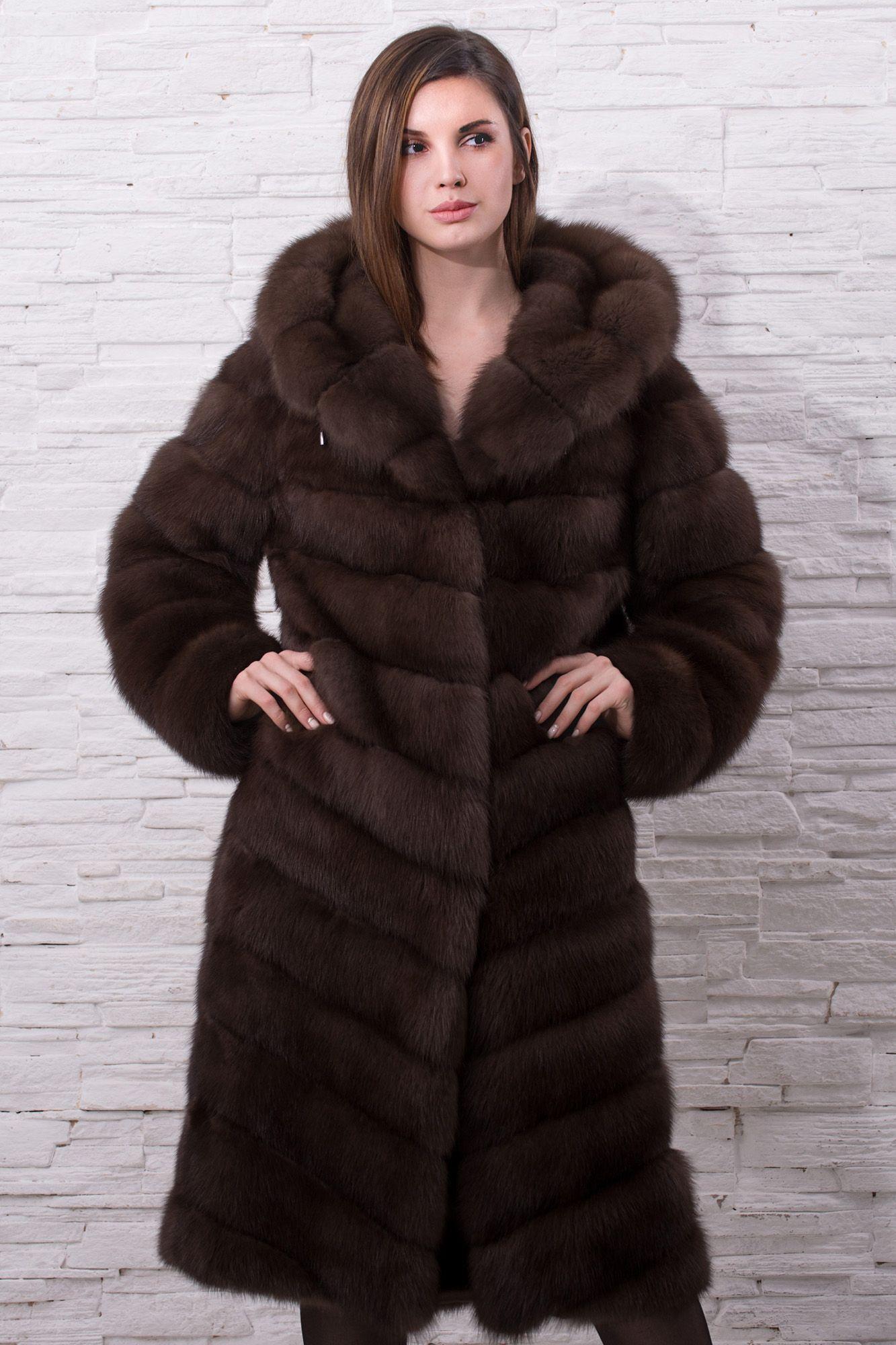 Пальто женское из меха куницы фото