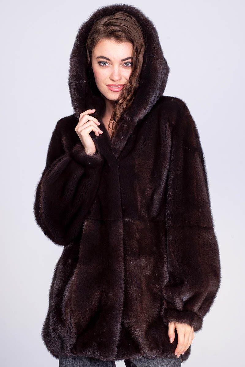 Норковая куртка с капюшоном фото