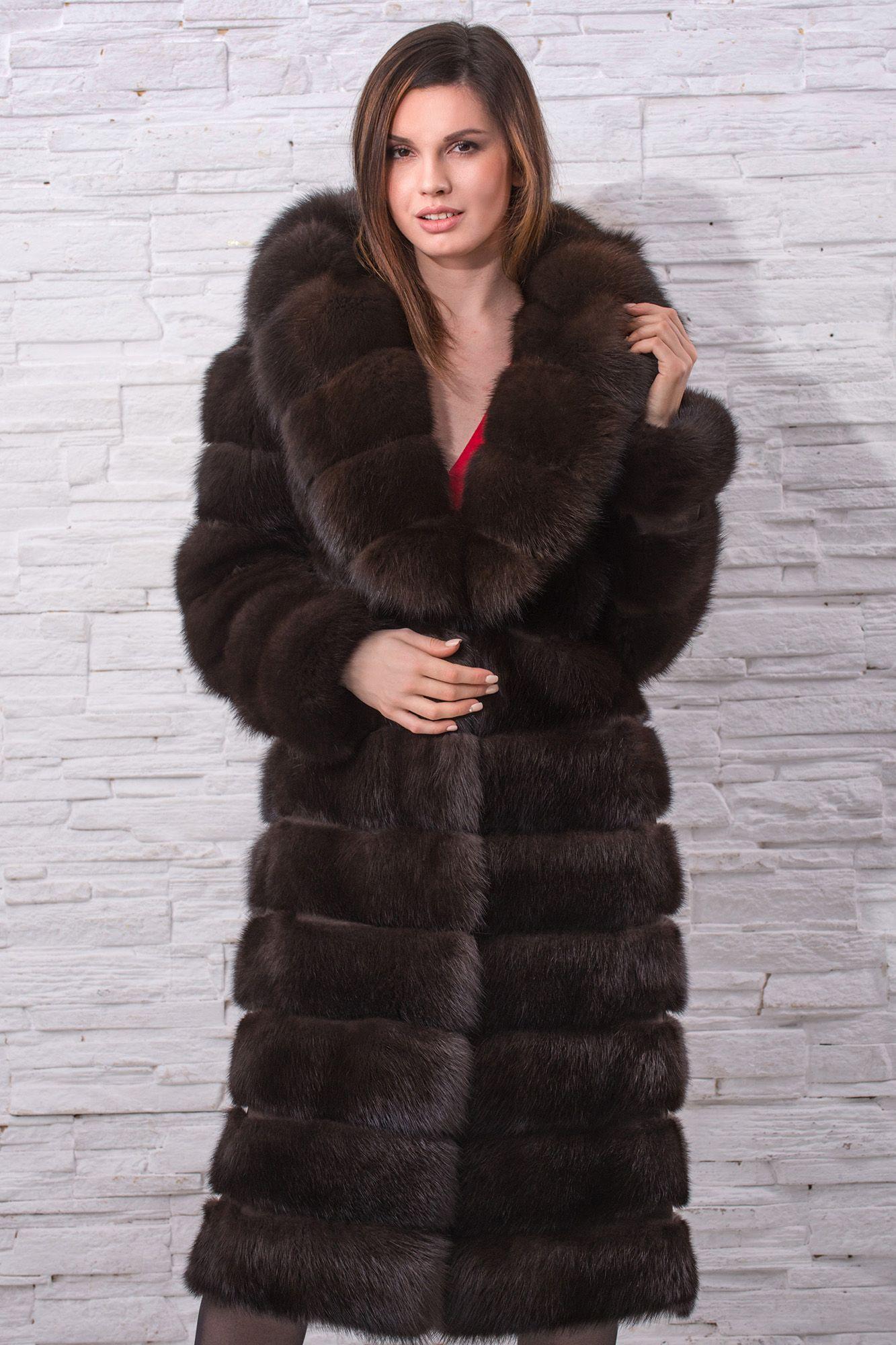 Пальто женское из меха куницы с капюшоном фото