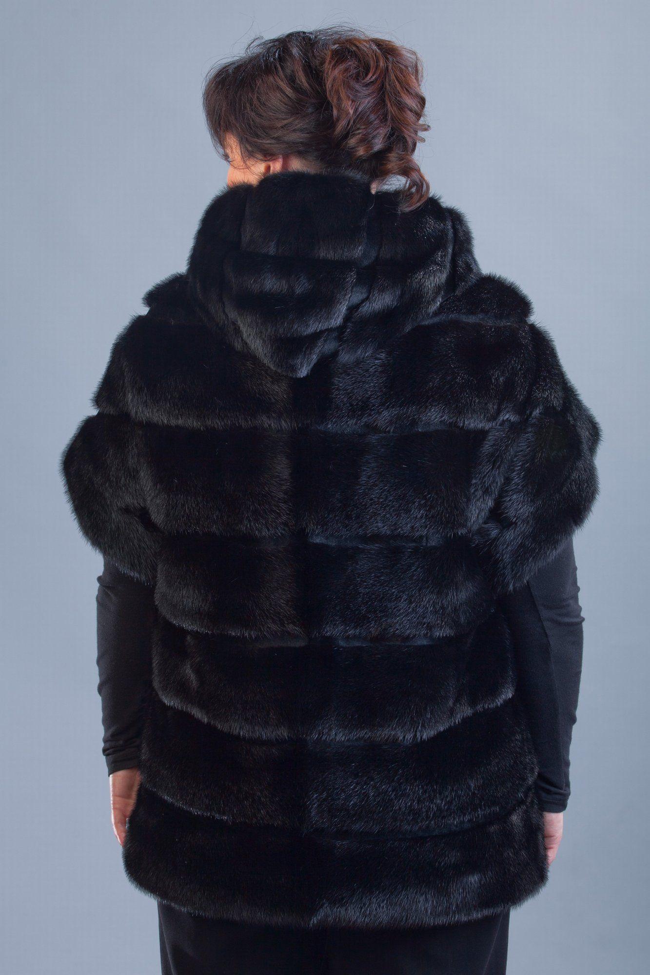 Норковый жилетс капюшоном фото