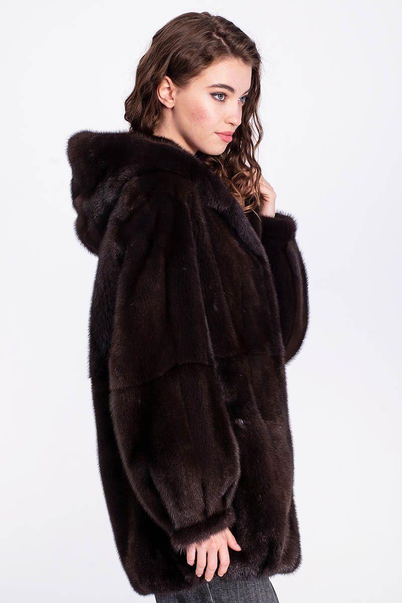 Норковая куртка с капюшоном фото