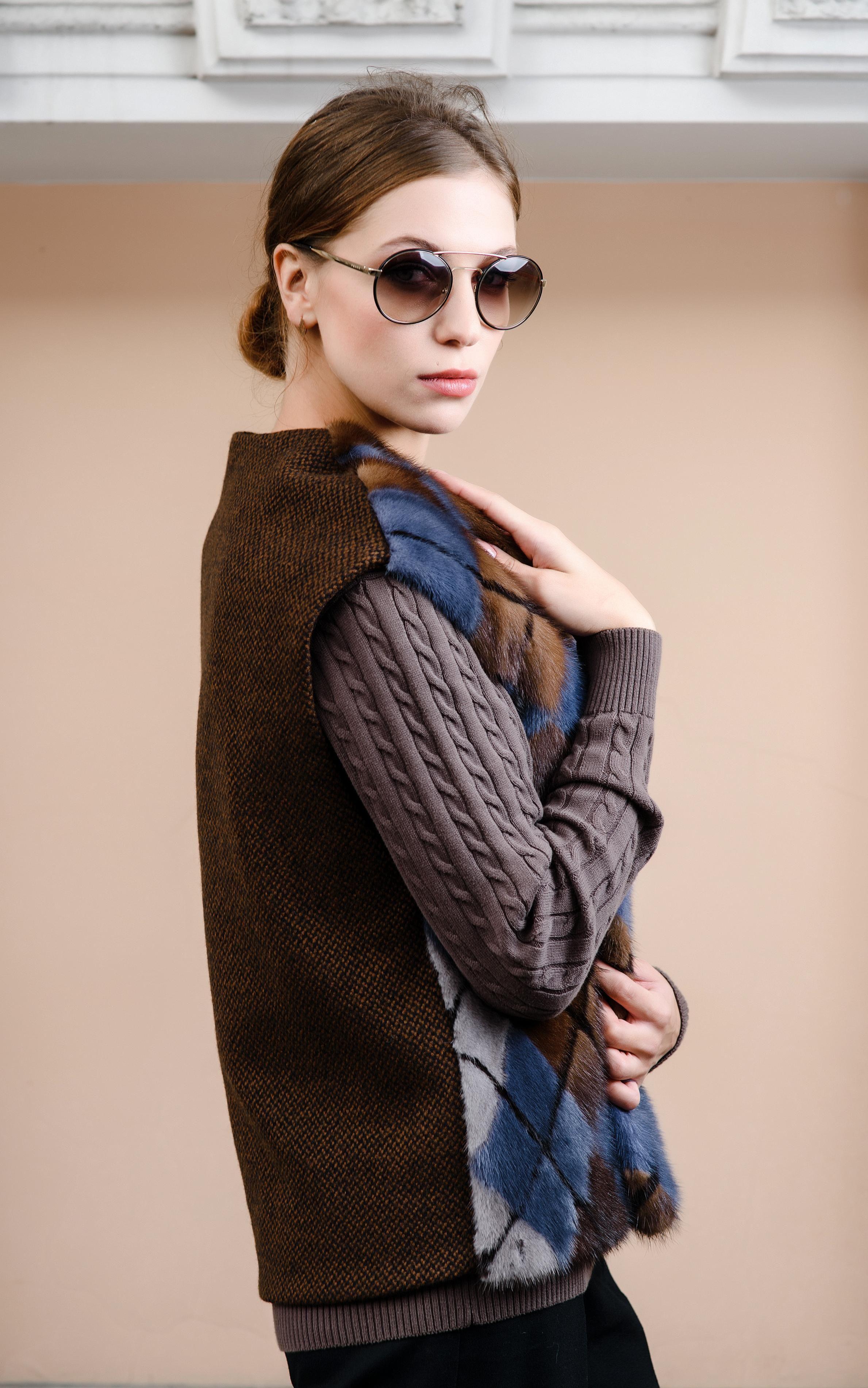 Жилет из меха норки фото