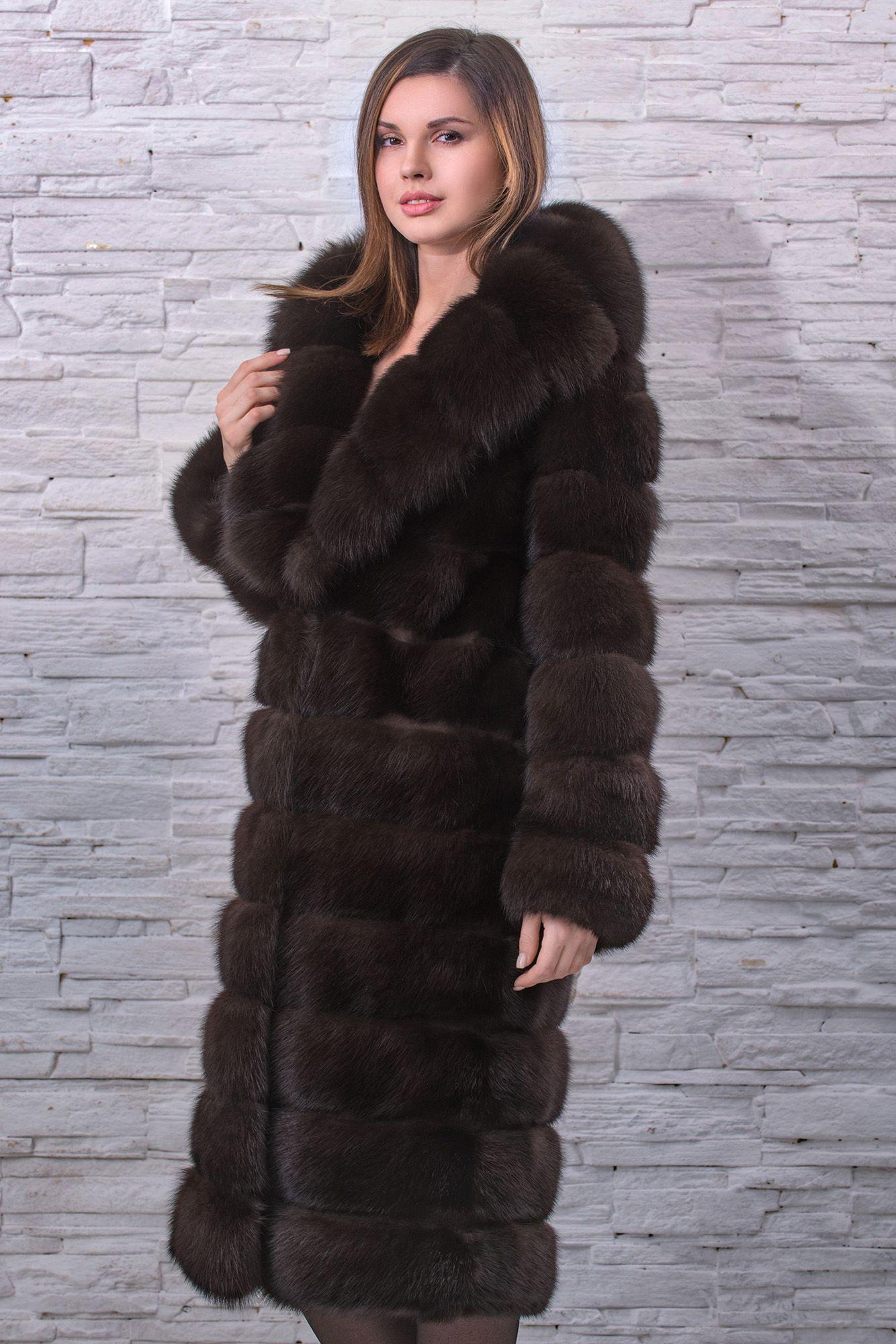 Пальто женское из меха куницы с капюшоном фото