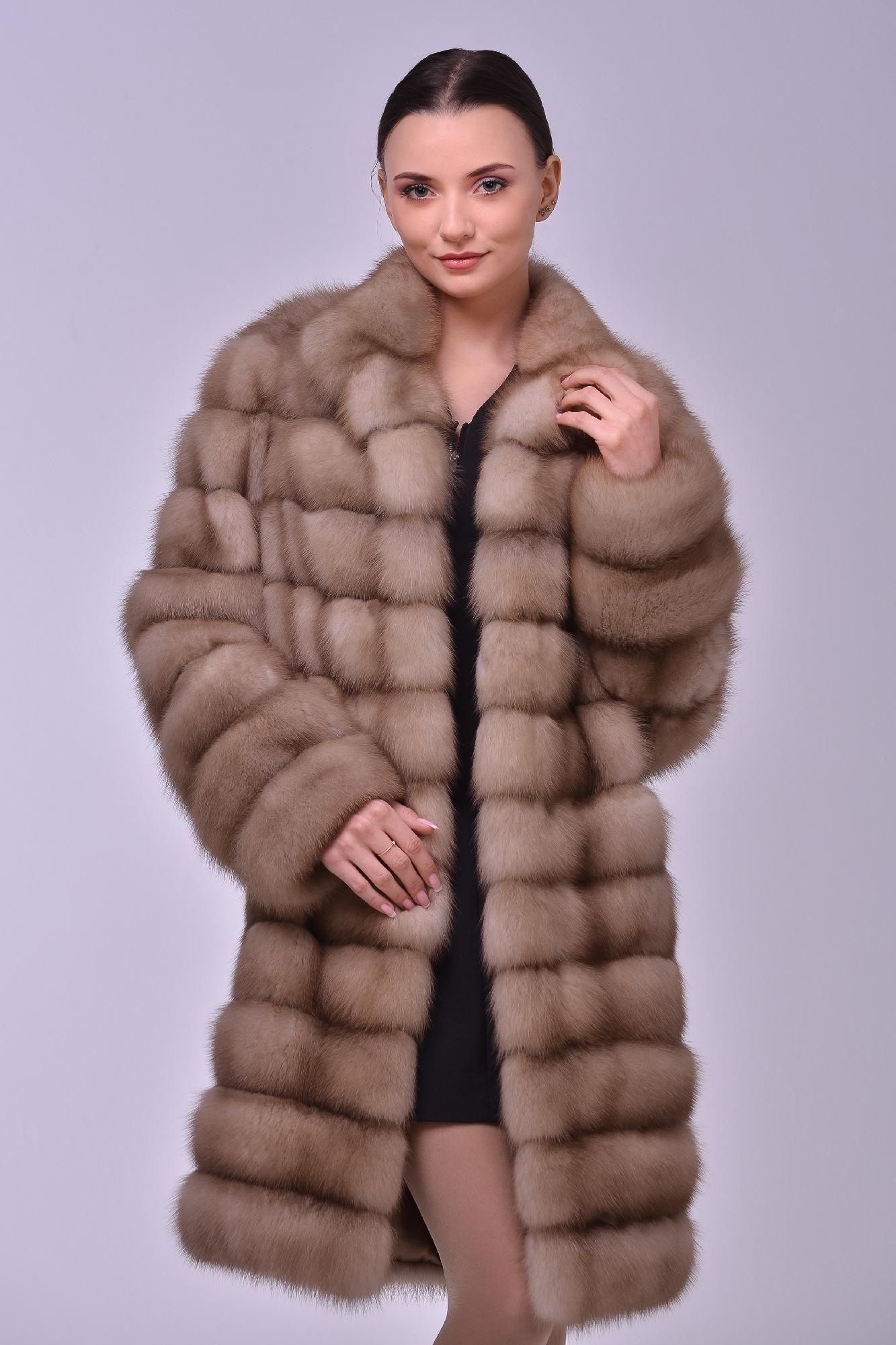 Шуба из куницы с воротником апаш фото