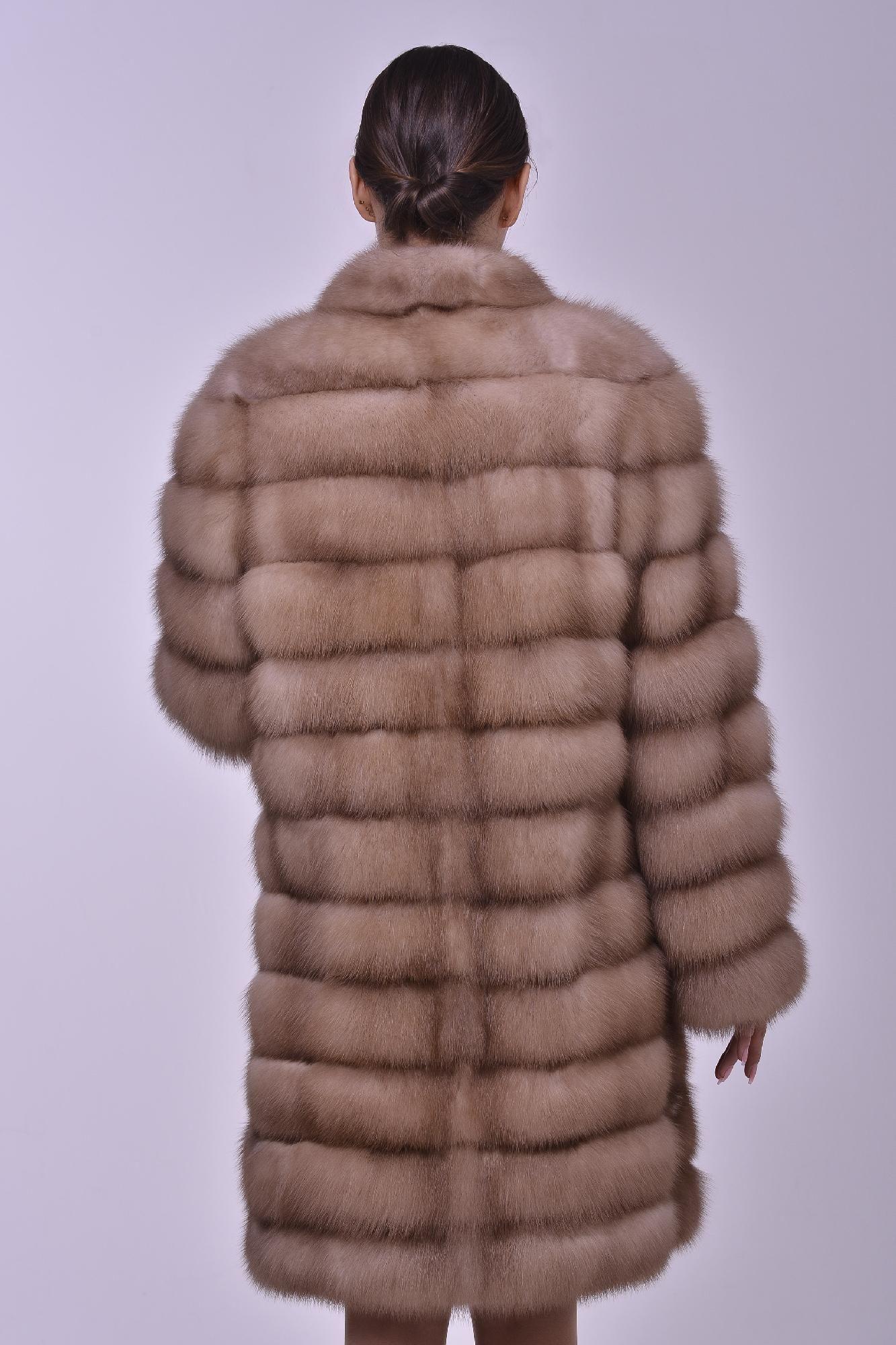 Шуба из куницы с воротником апаш фото