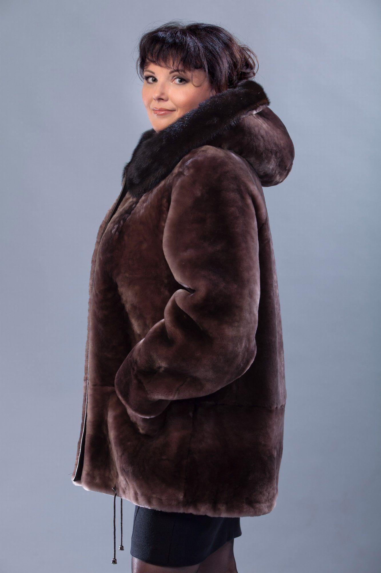 Пальто из овчины с капюшоном из норки фото