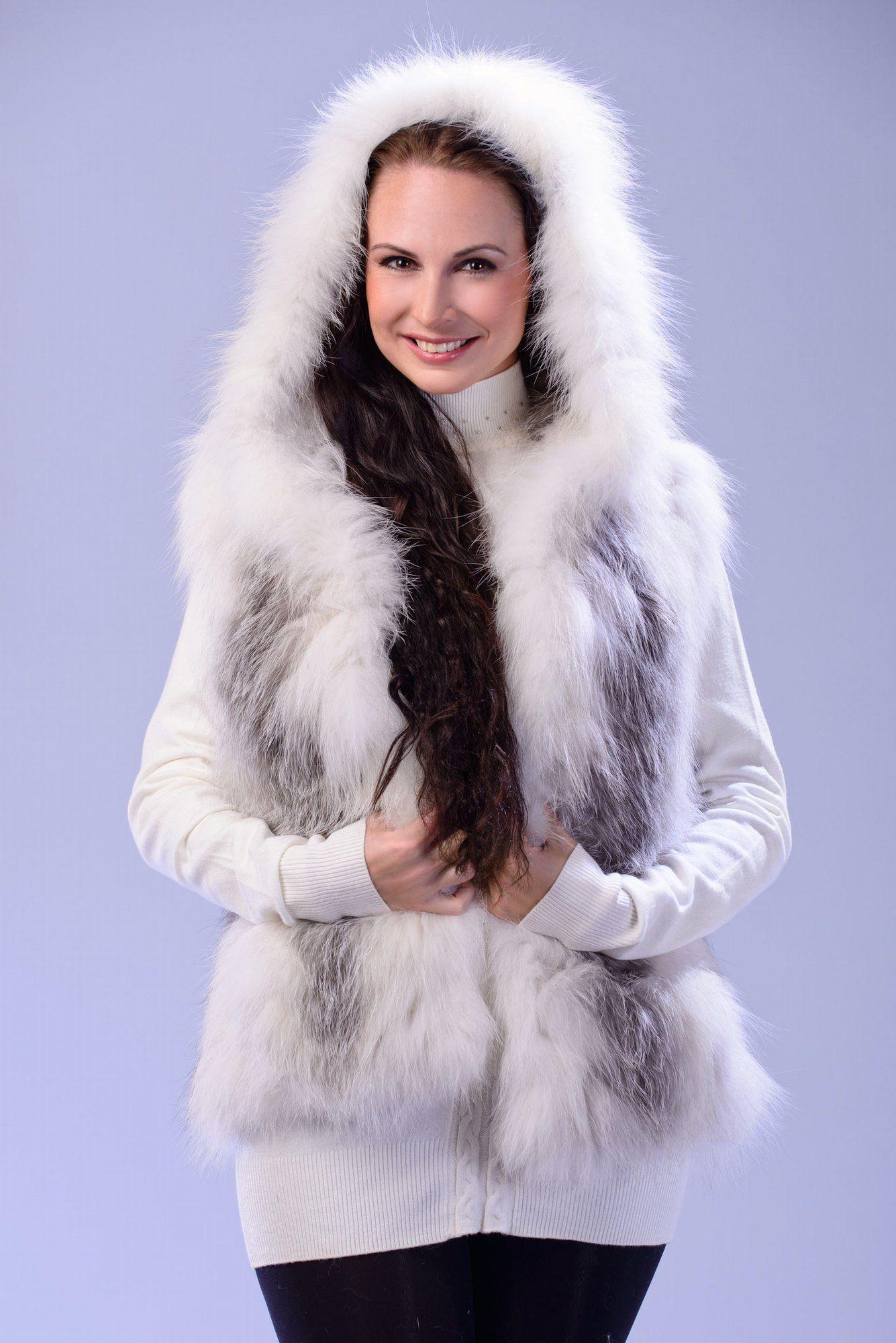 Шуба из полярной лисы фото